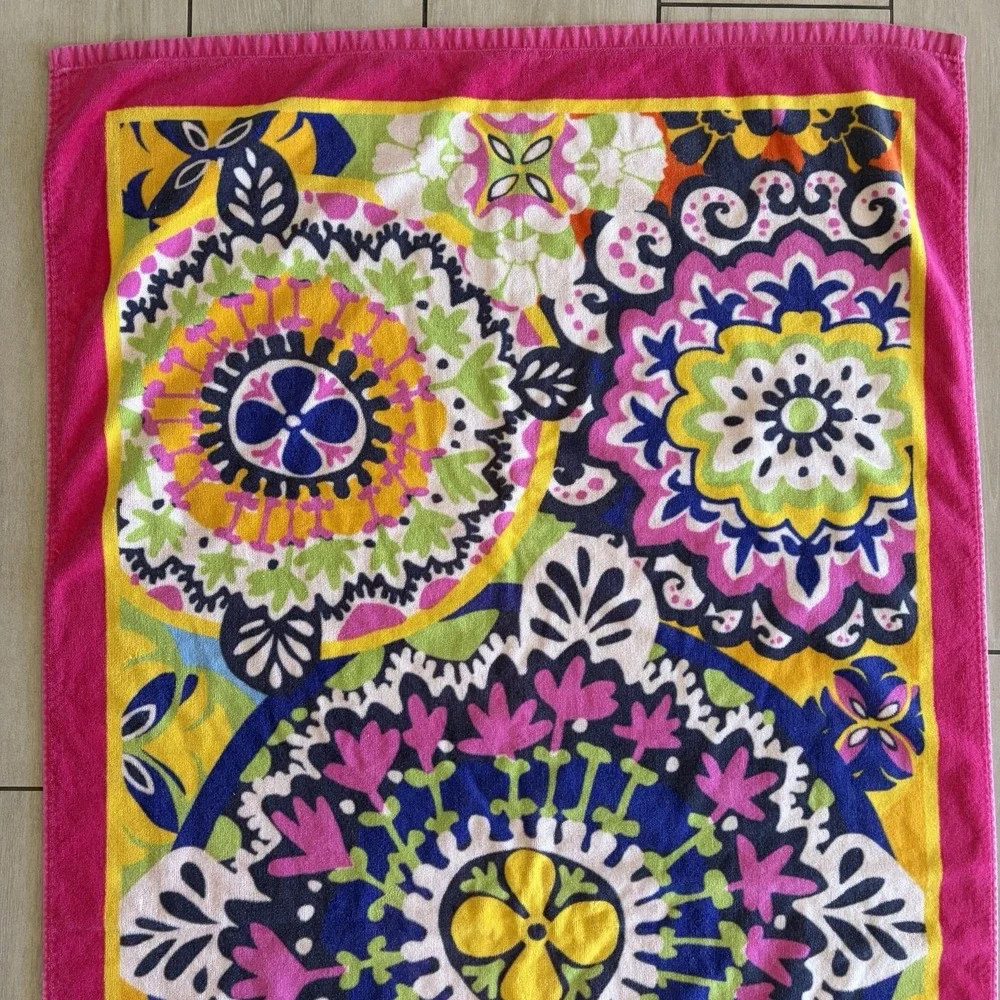 Vera Bradley Rio Beach Towel Pink Floral 32
